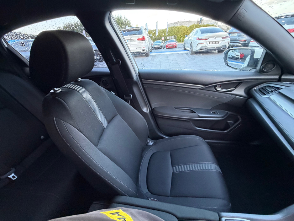 2017 Honda Civic - image 27