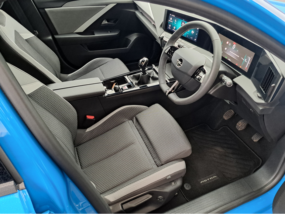 2025 Opel Astra ELEGANCE 1.2TURBO 110BHP **REVERSING CAMERA** €29,950