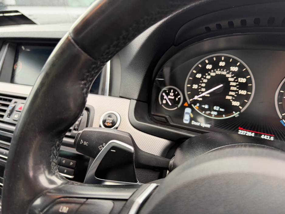 2016 BMW 5 Series - image 14