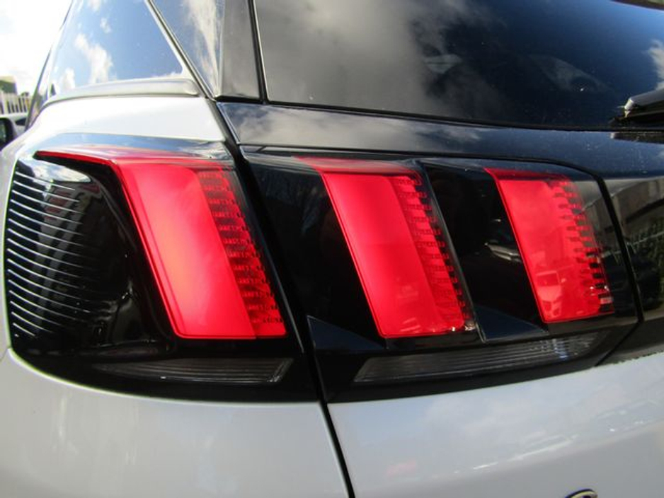 2018 Peugeot 3008 - image 46