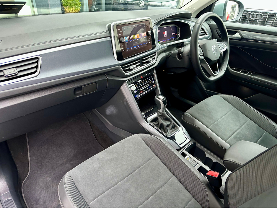 2023 Volkswagen T-Roc ++JUST 6K KML++ STYLE 1.5 TSI D7F 150HP €34,950