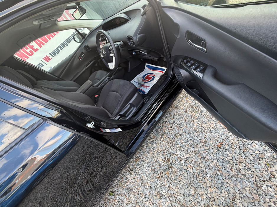 2018 Toyota Prius - image 16