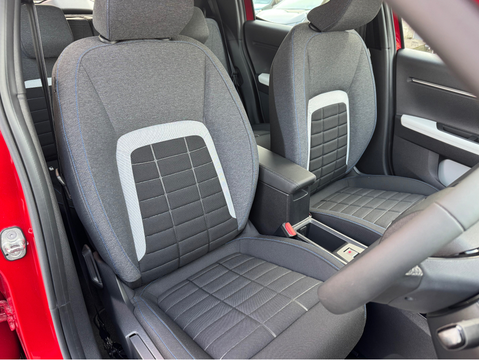 2025 Citroen C3 - image 12