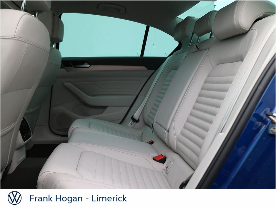 2020 Volkswagen Passat - image 7