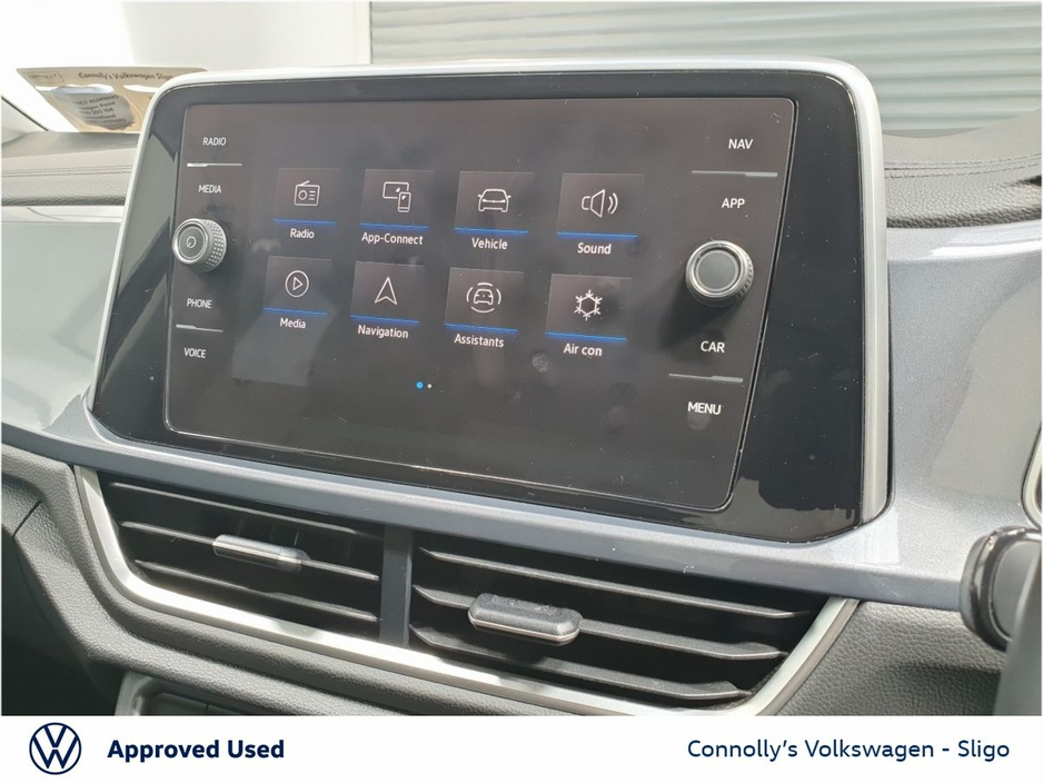 2022 Volkswagen T-Roc - image 18