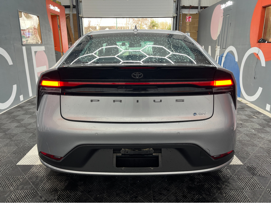 2025 Toyota Prius - image 3