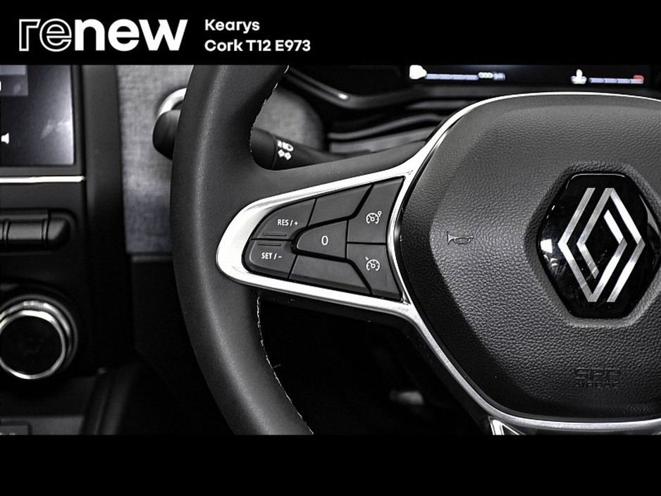 2025 Renault Clio - image 17