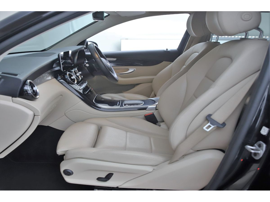 2022 Mercedes-Benz GLC Class - image 15