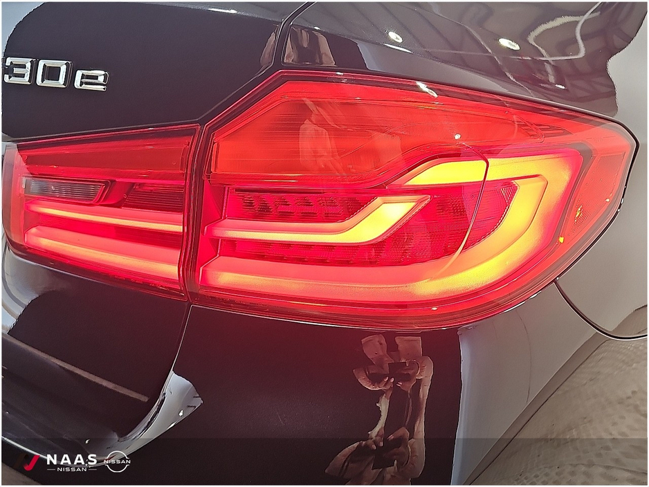 2019 BMW 5 Series - image 23