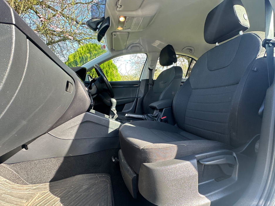 2015 Skoda Octavia - image 12