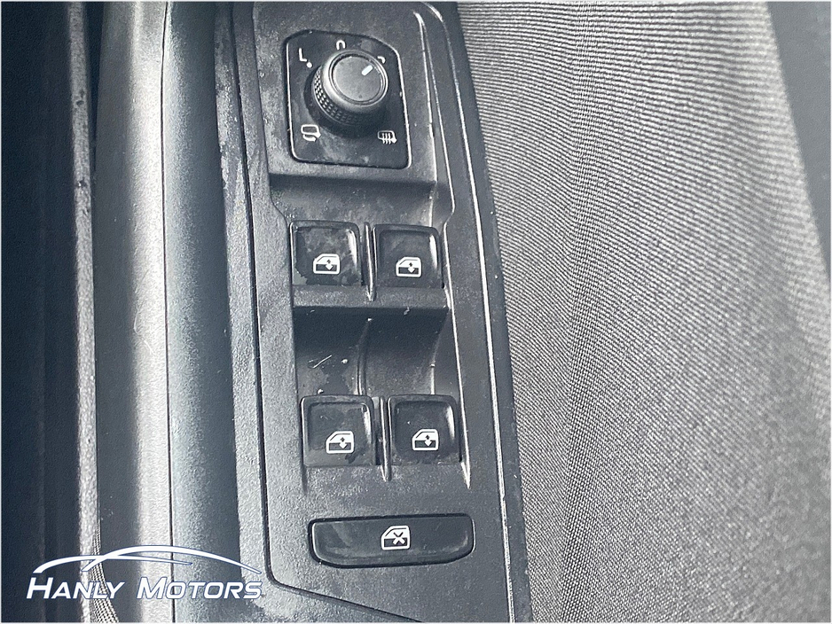 2023 Volkswagen T-Roc LIFE 2.0 TDI MANUAL 6SPEED FWD 116HP 5 €30,950