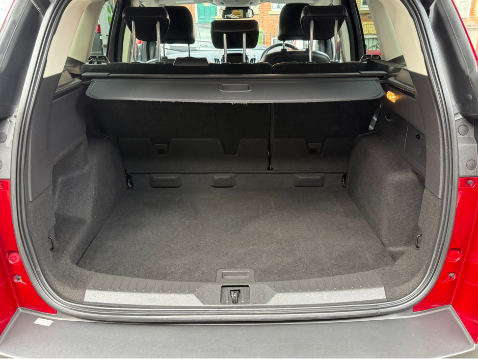 2016 Ford Kuga - image 6