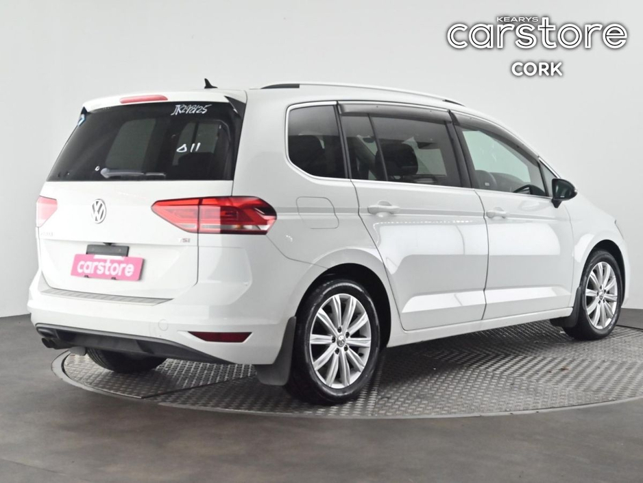 2016 Volkswagen Touran - image 5