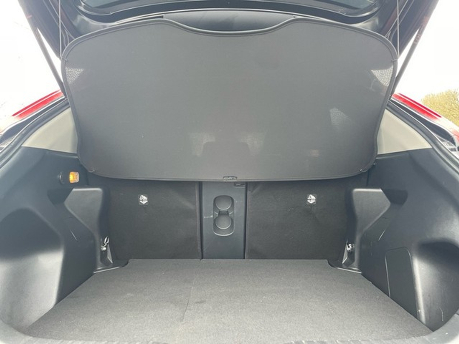 2022 Toyota Yaris Cross - image 10