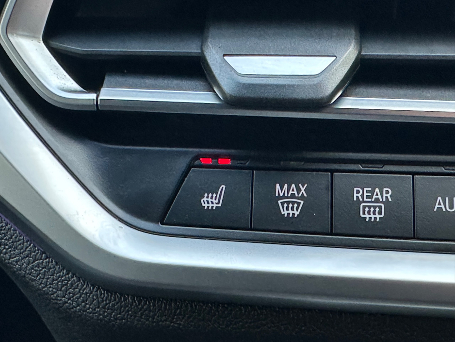 2019 BMW 3 Series - image 18