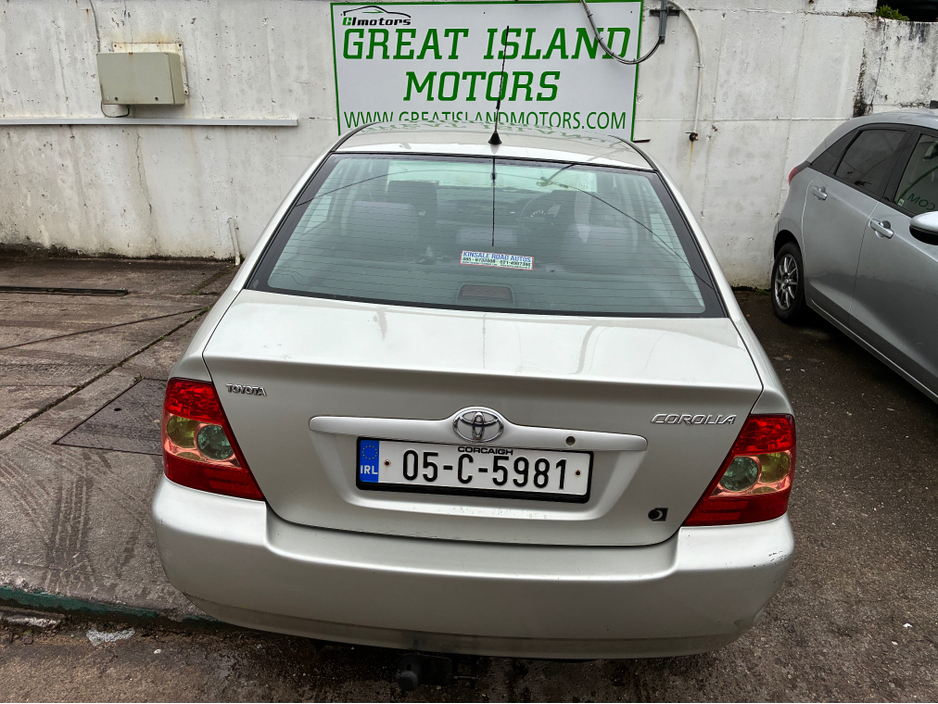 2005 Toyota Corolla - image 3
