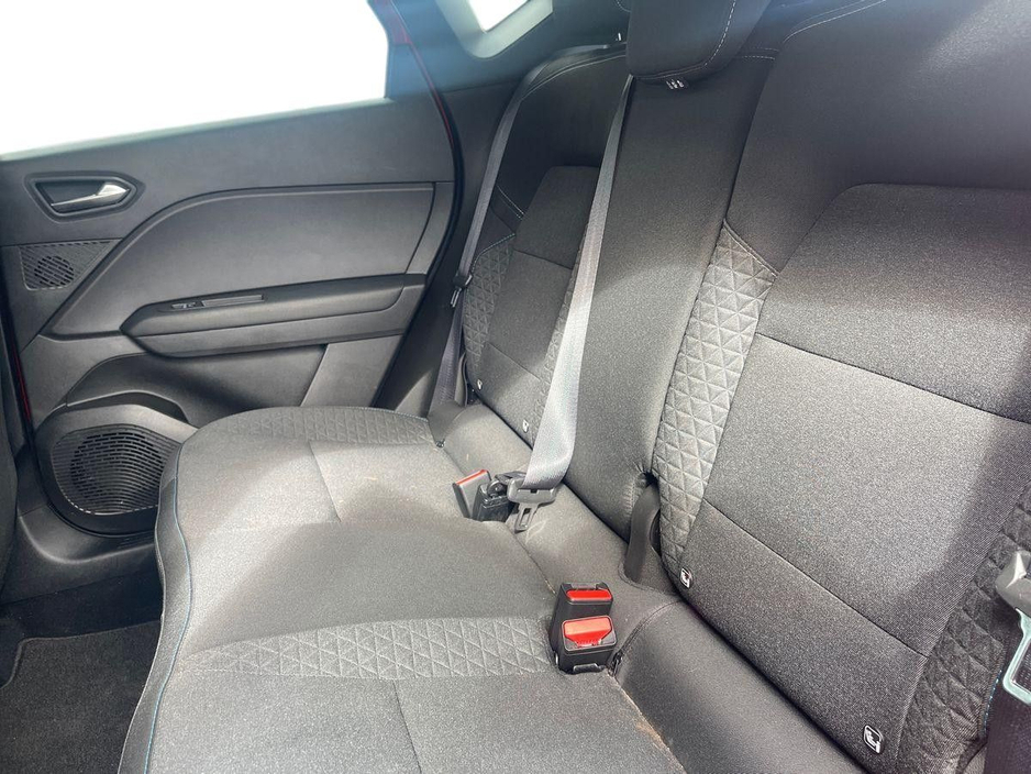 2025 Renault Captur - image 11