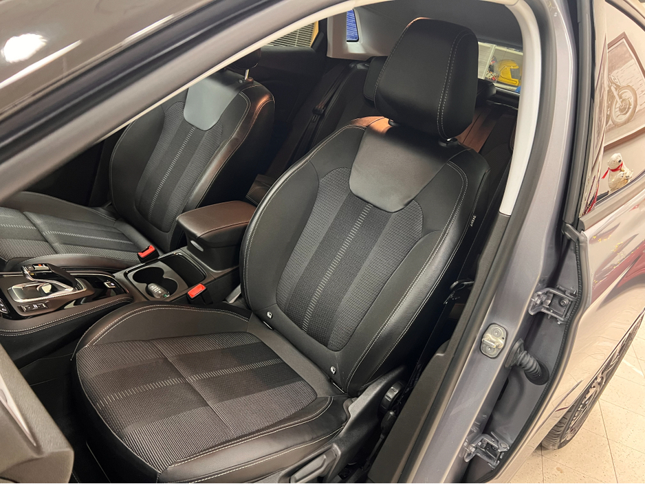 2023 Opel Grandland AUTOMATIC HYBRID Tiny Kms As New Top Of The Sportsline Spec Twin Tone €28,950