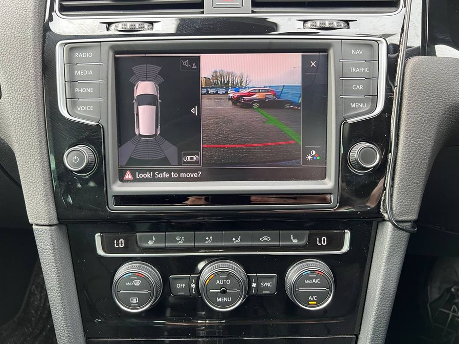 2015 Volkswagen Golf - image 7