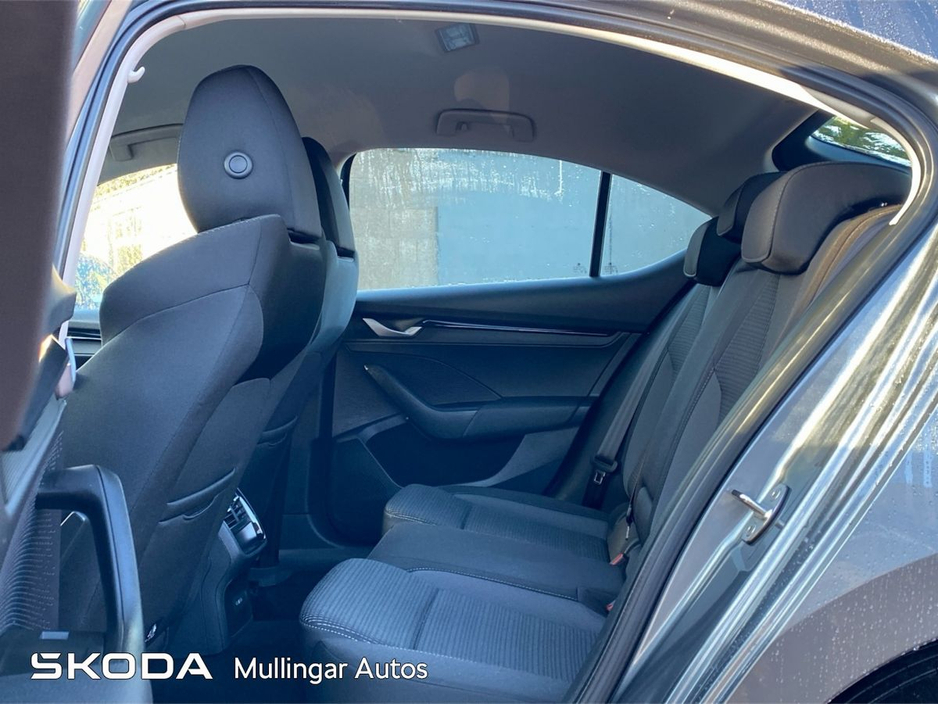 2025 Skoda Octavia Selection 2.0TDI 115HP €33,950