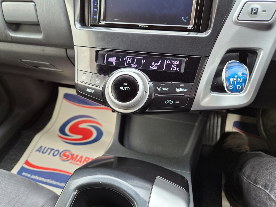 2012 Toyota Prius - image 24