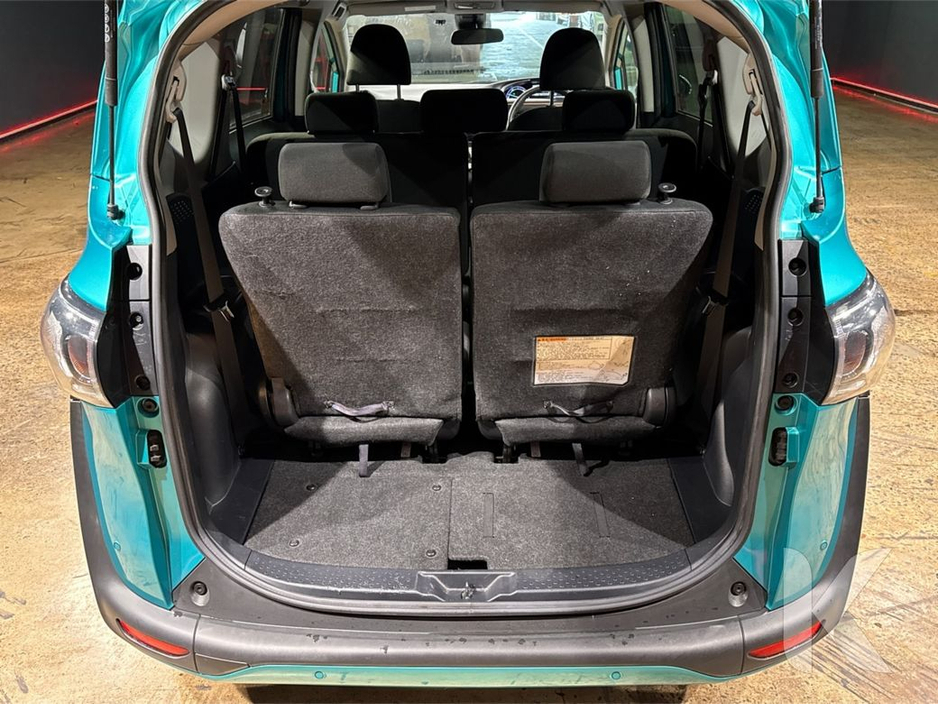 2019 Toyota Sienta - image 18