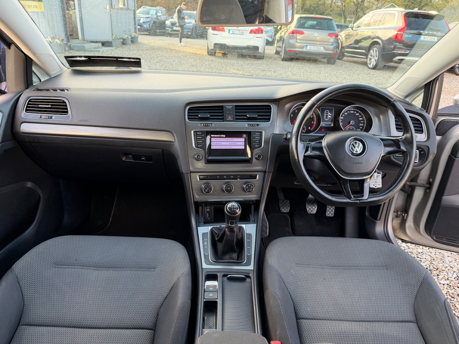 2013 Volkswagen Golf - image 10