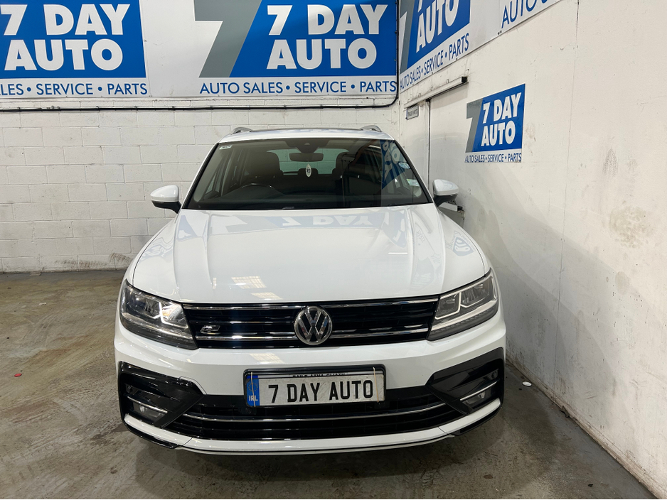 2018 Volkswagen Tiguan - image 2