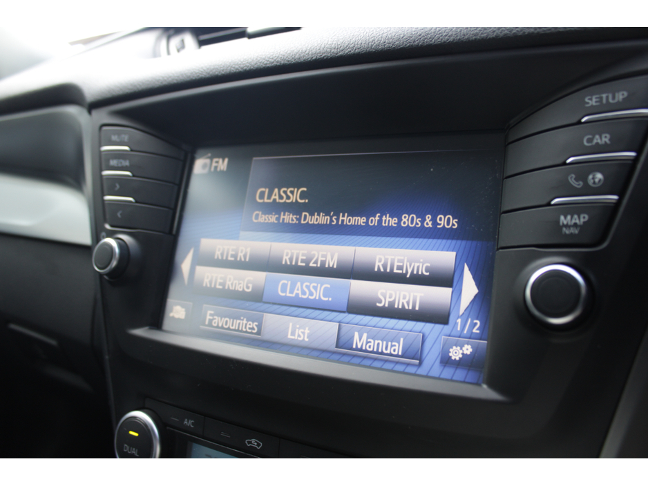 2015 Toyota Avensis - image 13