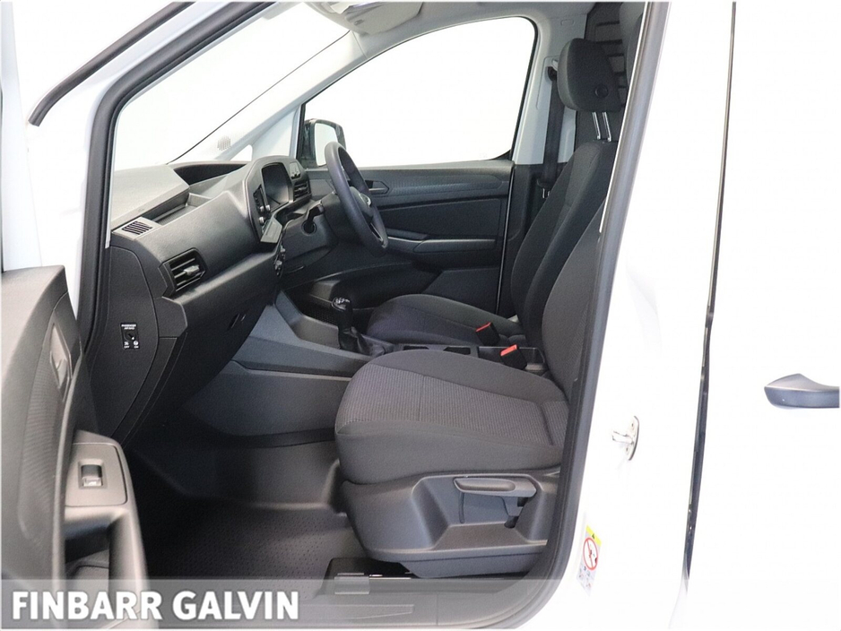 2021 Volkswagen Caddy - image 10