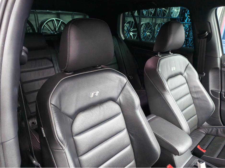 2018 Volkswagen Golf Golf R//Low kms €29,950