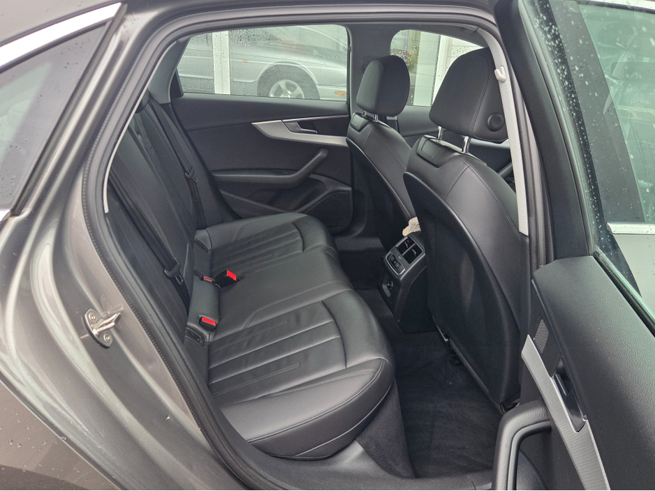 2022 Audi A4 - image 5