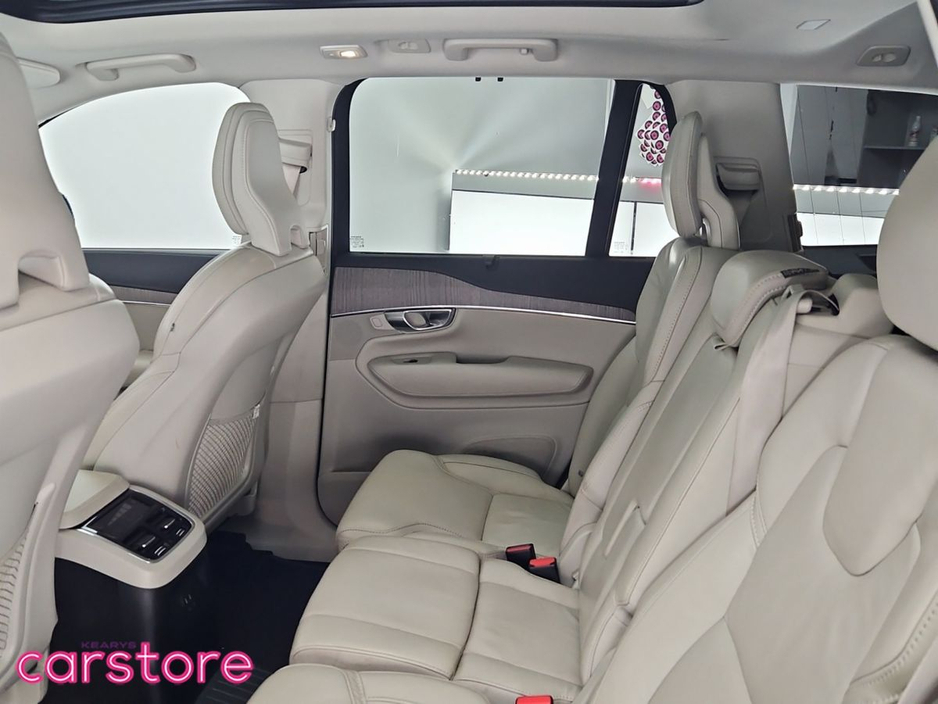 2023 Volvo XC90 - image 13