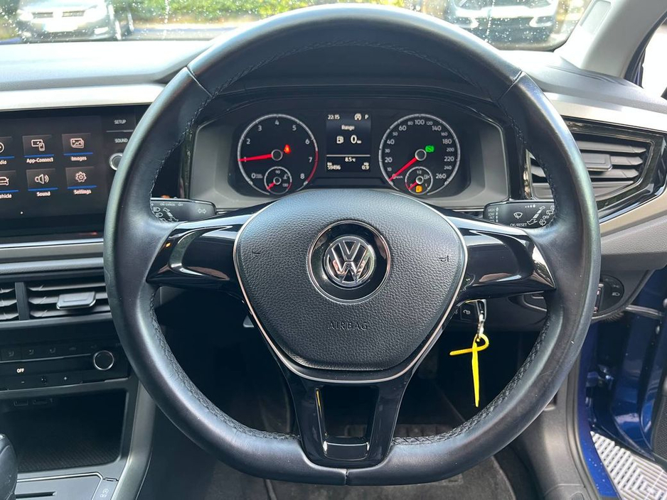 2018 Volkswagen Polo COMFORTLINE 1.0 TSI // APPLE CARPLAY/ANDROID AUTO // DUAL ZONE CLIMATE CONTROL // DIAMOND CUT ALLOYS €15,450