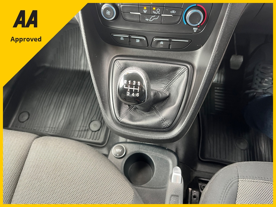 2019 Ford Transit Connect - image 17