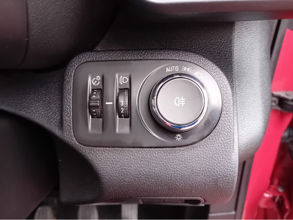 2019 Opel Combo - image 16