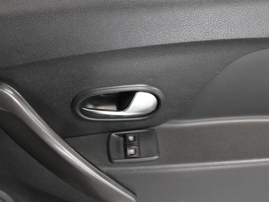 2020 Dacia Sandero - image 24