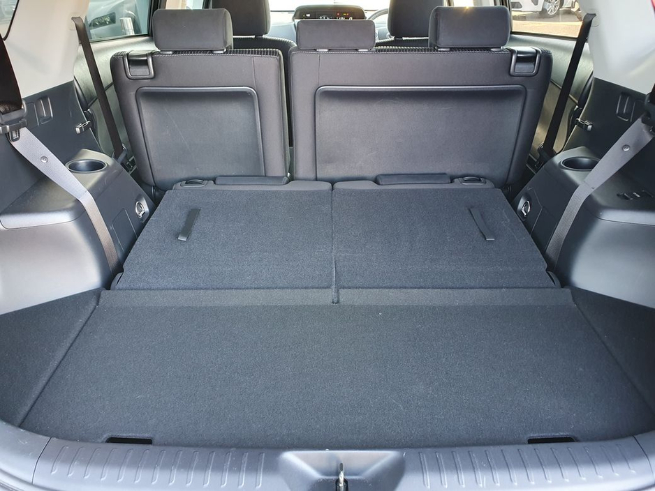 2018 Toyota Prius+ - image 25