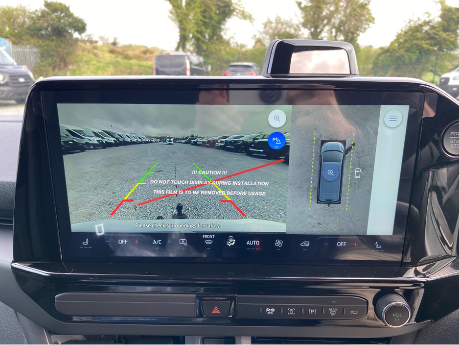 2026 Ford Transit Custom - image 13