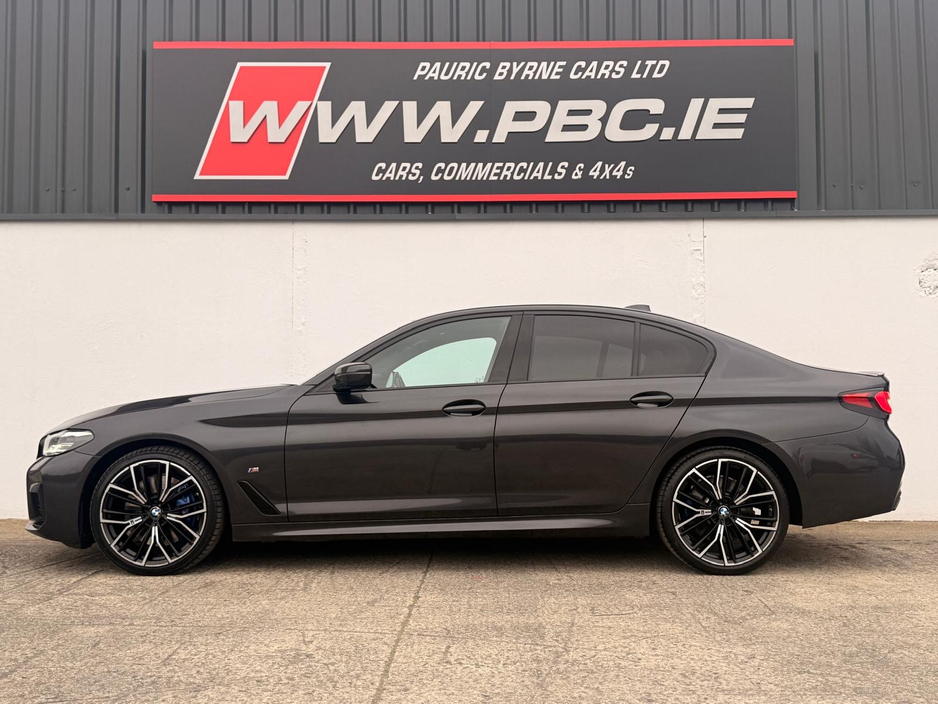 2022 BMW 5 Series - image 8