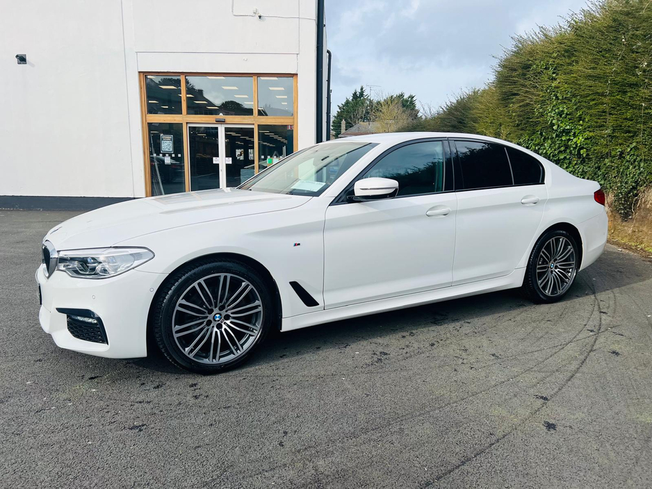 2018 BMW 5 Series - image 18