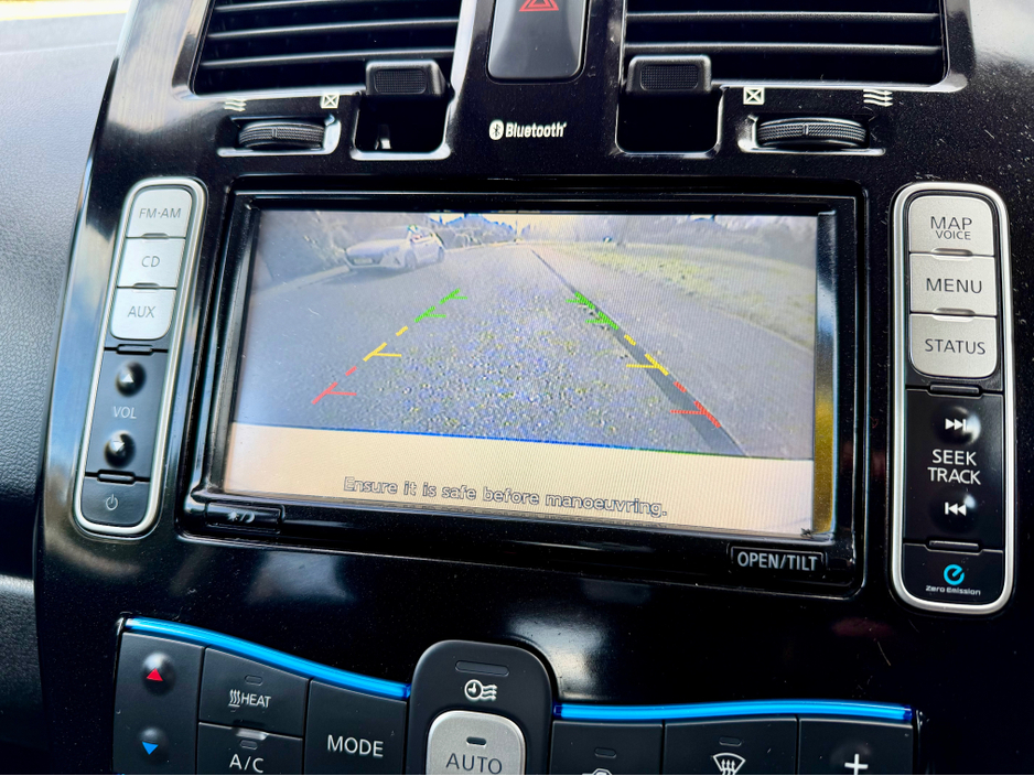 2015 Nissan Leaf - image 29