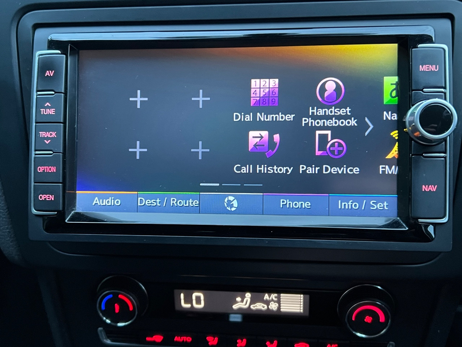 2017 Volkswagen Polo - image 27