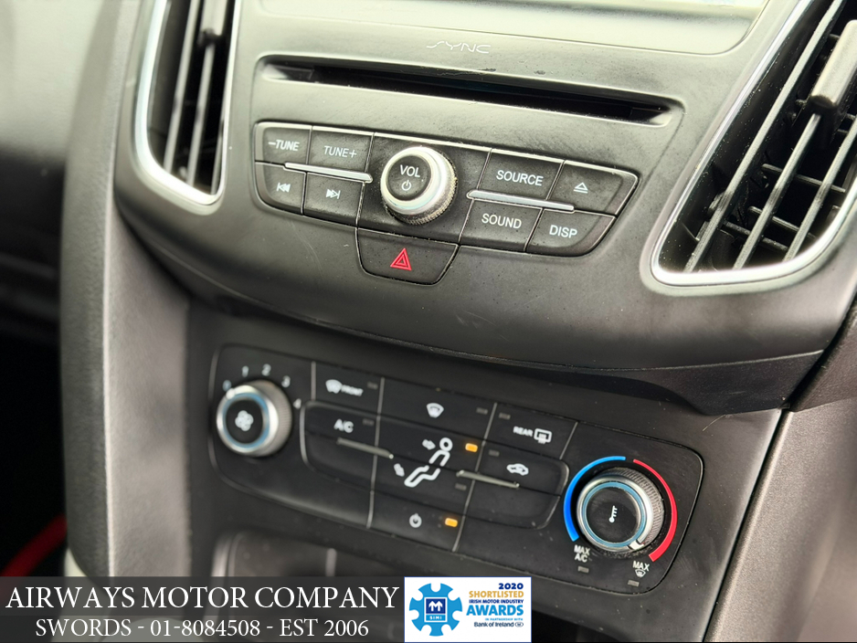 2018 Ford Focus - image 11