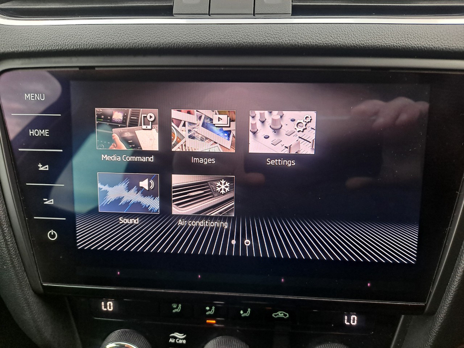 2020 Skoda Octavia - image 30