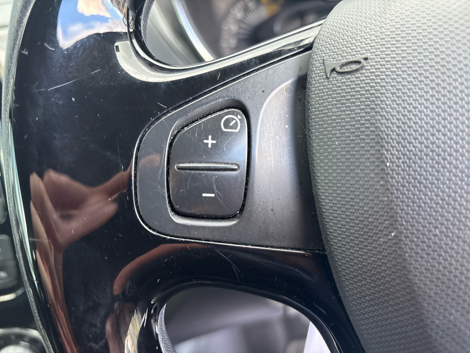 2014 Renault Captur - image 14