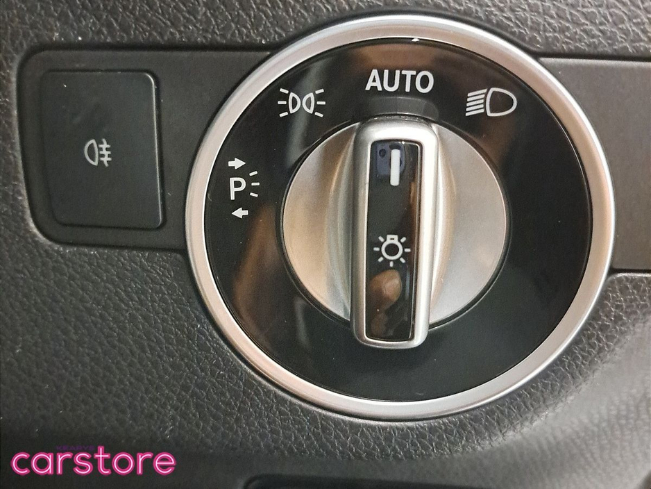 2018 Mercedes-Benz CLA Class - image 17