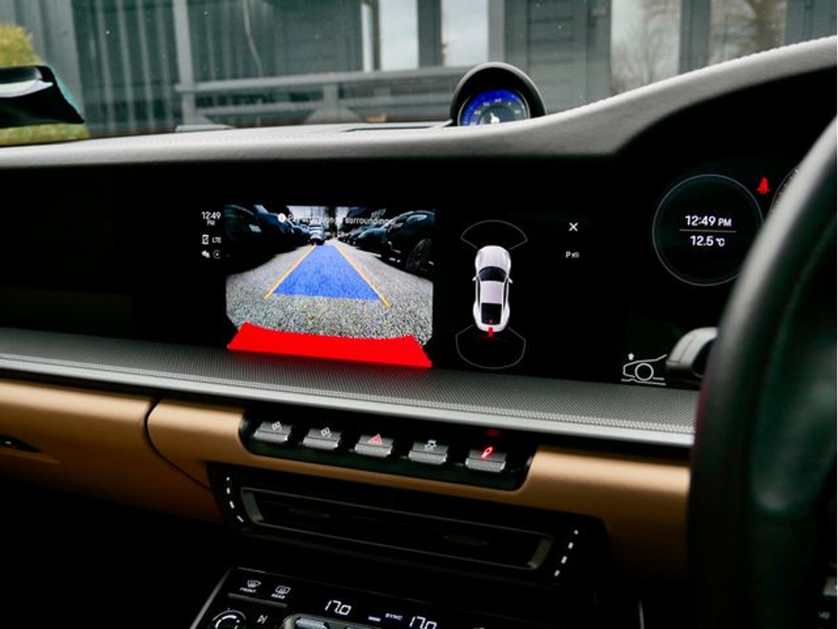 2022 Porsche 911 - image 24