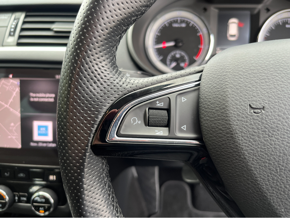 2018 Skoda Octavia COMBI STYLE AUTOMATIC 1.0 TSI 115HP //HIGH SPEC//SAT NAV//REVERSE CAMERA//LOW MILES// €17,950