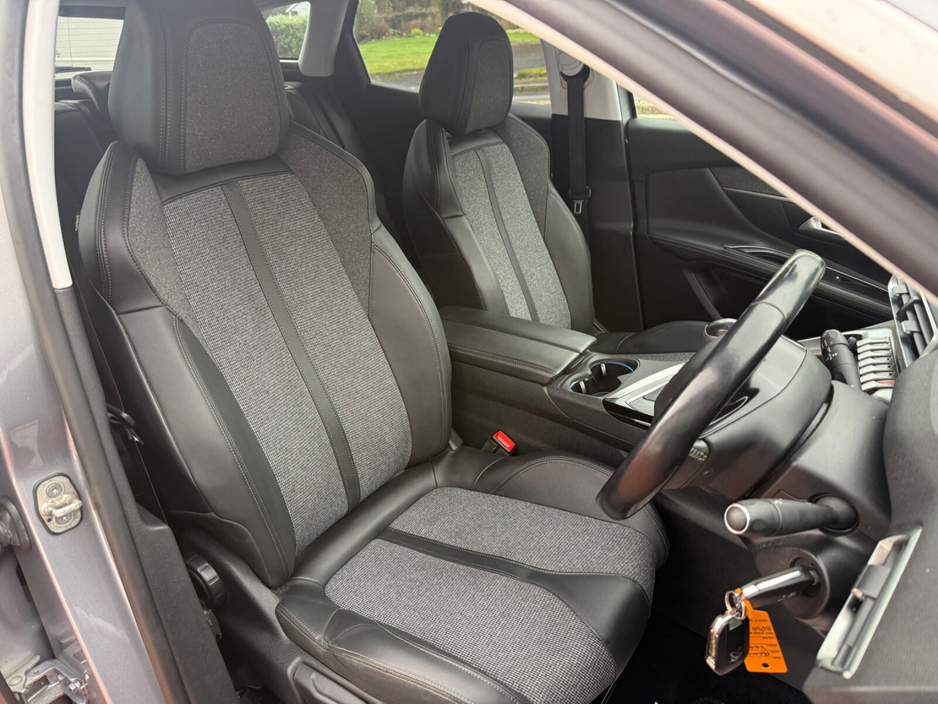 2020 Peugeot 3008 - image 15